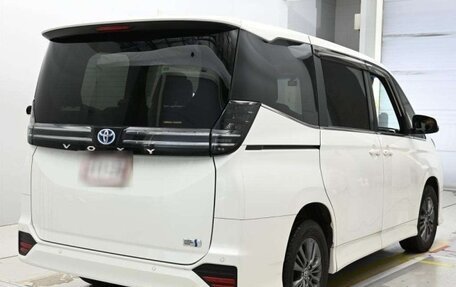 Toyota Voxy, 2025 год, 3 800 000 рублей, 2 фотография