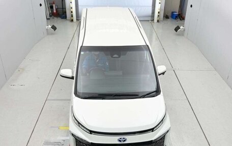 Toyota Voxy, 2025 год, 3 800 000 рублей, 6 фотография