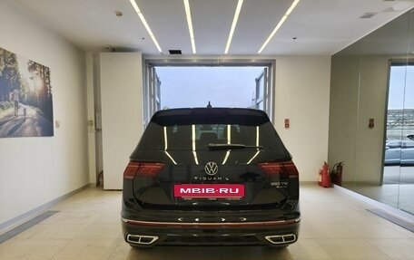 Volkswagen Tiguan II, 2023 год, 4 100 000 рублей, 5 фотография