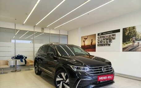 Volkswagen Tiguan II, 2023 год, 4 100 000 рублей, 3 фотография