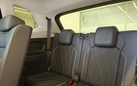 Volkswagen Tiguan II, 2023 год, 4 100 000 рублей, 14 фотография
