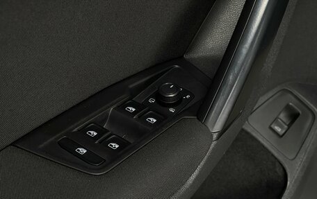 Volkswagen Tiguan II, 2019 год, 2 599 000 рублей, 19 фотография