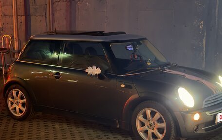 MINI Hatch, 2006 год, 600 000 рублей, 5 фотография