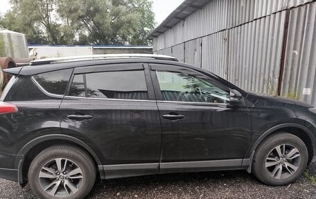 Toyota RAV4, 2018 год, 2 350 000 рублей, 4 фотография