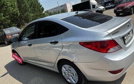 Hyundai Solaris II рестайлинг, 2011 год, 585 000 рублей, 4 фотография