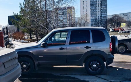 Chevrolet Niva I рестайлинг, 2017 год, 680 000 рублей, 3 фотография