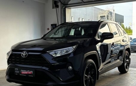 Toyota RAV4, 2021 год, 3 799 000 рублей, 1 фотография
