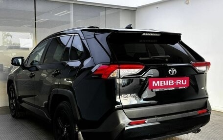 Toyota RAV4, 2021 год, 3 799 000 рублей, 8 фотография