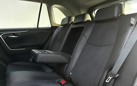 Toyota RAV4, 2021 год, 3 799 000 рублей, 15 фотография
