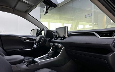 Toyota RAV4, 2021 год, 3 799 000 рублей, 13 фотография