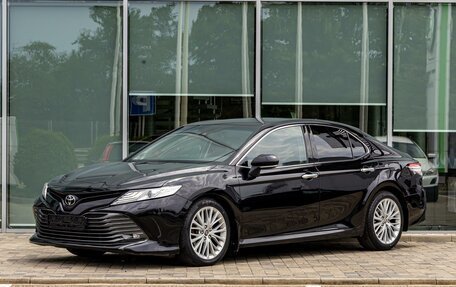 Toyota Camry, 2018 год, 2 595 000 рублей, 1 фотография
