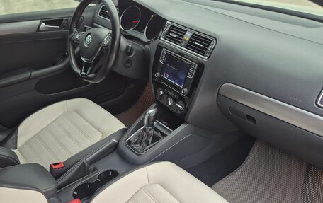 Volkswagen Jetta VI, 2016 год, 1 400 000 рублей, 15 фотография