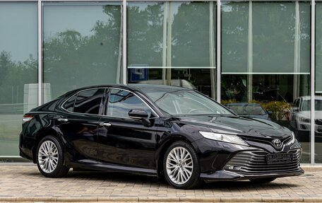 Toyota Camry, 2018 год, 2 595 000 рублей, 3 фотография