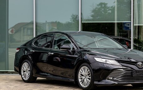 Toyota Camry, 2018 год, 2 595 000 рублей, 7 фотография