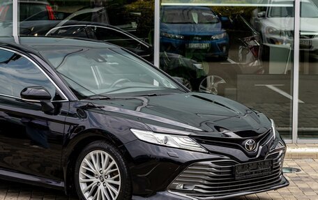 Toyota Camry, 2018 год, 2 595 000 рублей, 8 фотография