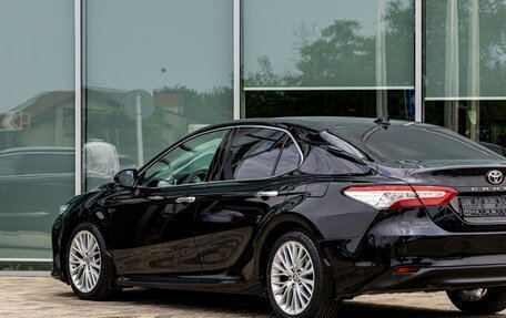 Toyota Camry, 2018 год, 2 595 000 рублей, 9 фотография