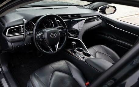 Toyota Camry, 2018 год, 2 595 000 рублей, 13 фотография