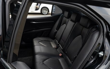 Toyota Camry, 2018 год, 2 595 000 рублей, 17 фотография