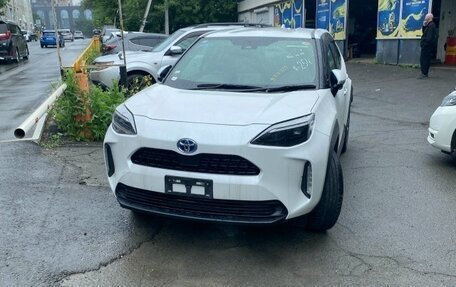 Toyota Yaris Cross, 2022 год, 1 900 000 рублей, 3 фотография