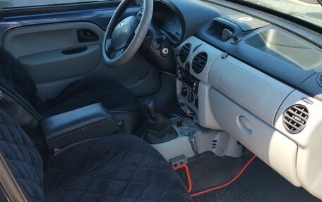 Renault Kangoo II рестайлинг, 2003 год, 220 000 рублей, 2 фотография
