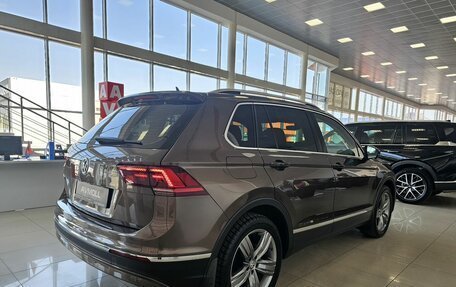 Volkswagen Tiguan II, 2018 год, 2 579 000 рублей, 10 фотография