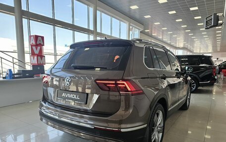 Volkswagen Tiguan II, 2018 год, 2 579 000 рублей, 9 фотография