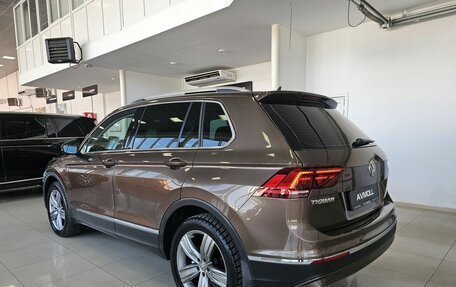Volkswagen Tiguan II, 2018 год, 2 579 000 рублей, 7 фотография