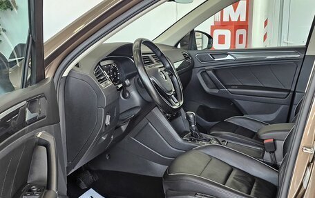 Volkswagen Tiguan II, 2018 год, 2 579 000 рублей, 11 фотография