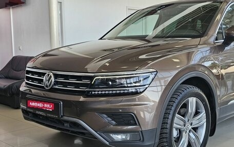 Volkswagen Tiguan II, 2018 год, 2 579 000 рублей, 3 фотография