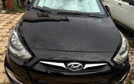 Hyundai Solaris II рестайлинг, 2011 год, 750 000 рублей, 7 фотография