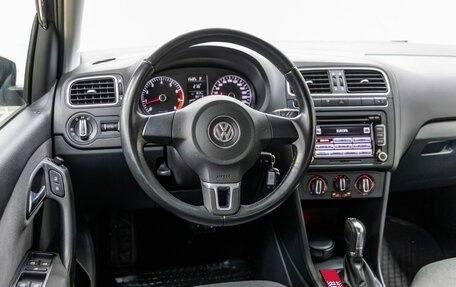 Volkswagen Polo VI (EU Market), 2012 год, 948 000 рублей, 23 фотография