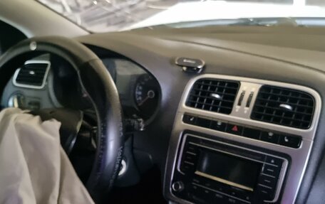 Volkswagen Polo VI (EU Market), 2015 год, 400 000 рублей, 6 фотография