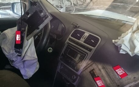 Volkswagen Polo VI (EU Market), 2015 год, 400 000 рублей, 5 фотография