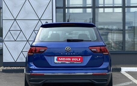 Volkswagen Tiguan II, 2021 год, 3 399 000 рублей, 6 фотография