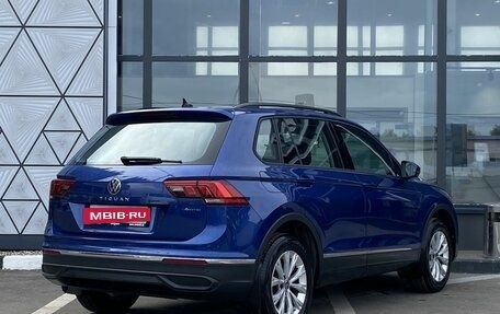 Volkswagen Tiguan II, 2021 год, 3 399 000 рублей, 5 фотография