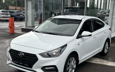 Hyundai Solaris II рестайлинг, 2017 год, 1 200 000 рублей, 1 фотография