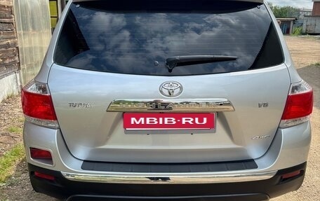 Toyota Highlander III, 2011 год, 2 100 000 рублей, 4 фотография