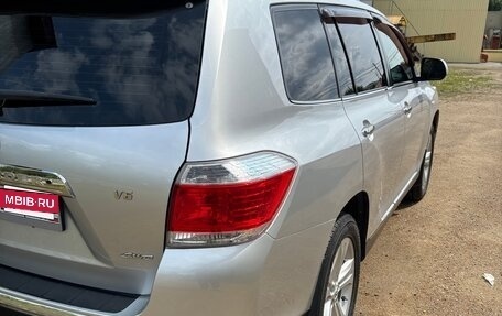 Toyota Highlander III, 2011 год, 2 100 000 рублей, 5 фотография