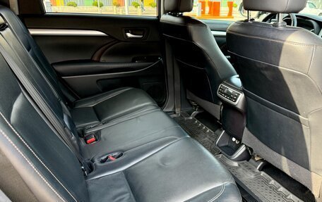 Toyota Highlander III, 2014 год, 2 849 000 рублей, 17 фотография