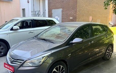 Hyundai Solaris II рестайлинг, 2014 год, 690 000 рублей, 2 фотография