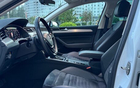 Volkswagen Passat B8 рестайлинг, 2018 год, 1 990 000 рублей, 12 фотография