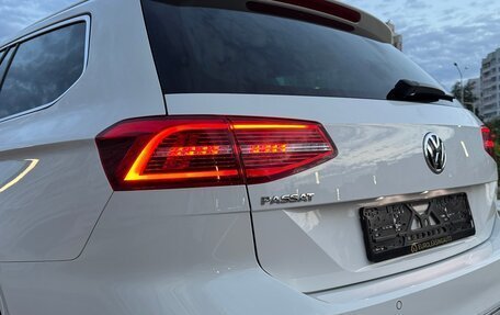 Volkswagen Passat B8 рестайлинг, 2018 год, 1 990 000 рублей, 24 фотография