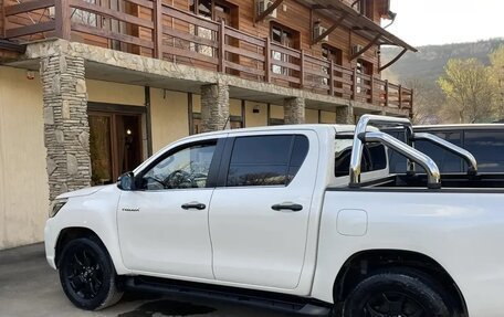 Toyota Hilux VIII, 2020 год, 3 500 000 рублей, 3 фотография