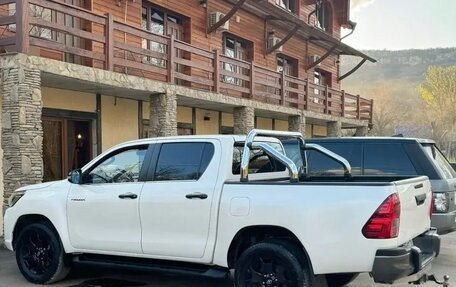 Toyota Hilux VIII, 2020 год, 3 500 000 рублей, 10 фотография