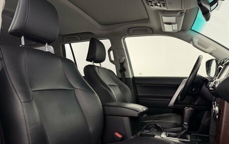 Toyota Land Cruiser Prado 150 рестайлинг 2, 2017 год, 3 450 000 рублей, 22 фотография