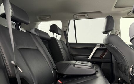 Toyota Land Cruiser Prado 150 рестайлинг 2, 2017 год, 3 450 000 рублей, 21 фотография