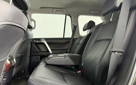 Toyota Land Cruiser Prado 150 рестайлинг 2, 2017 год, 3 450 000 рублей, 20 фотография