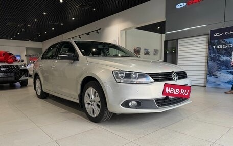 Volkswagen Jetta VI, 2014 год, 1 099 000 рублей, 3 фотография