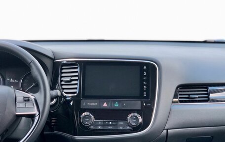 Mitsubishi Outlander III рестайлинг 3, 2022 год, 2 150 000 рублей, 12 фотография