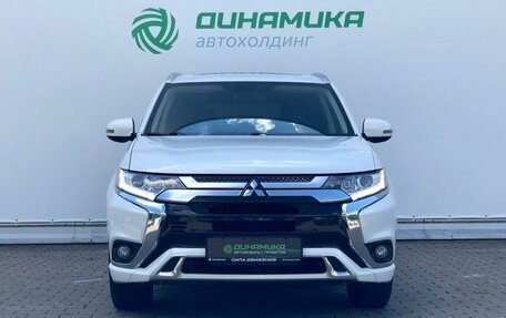 Mitsubishi Outlander III рестайлинг 3, 2022 год, 2 150 000 рублей, 2 фотография